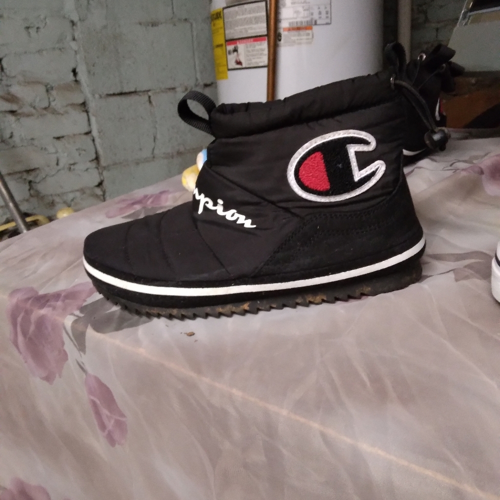 Champion boots children size 5